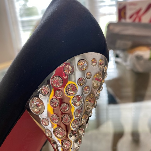 Paris Hilton Black Satin pumps - Picture 13 of 14